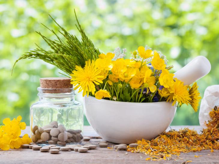 https://www.ecoparent.ca/sites/default/files/styles/t6/public/field/image/herbal_remedy_shutterstock_283853384.jpg?itok=Wl91XLz2